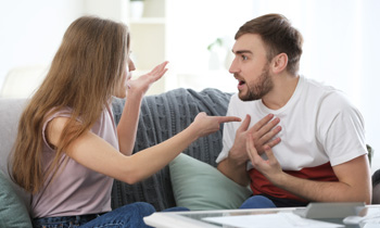 https://www.helpguide.org/wp-content/uploads/2018/11/woman-and-man-arguing-350.jpg
