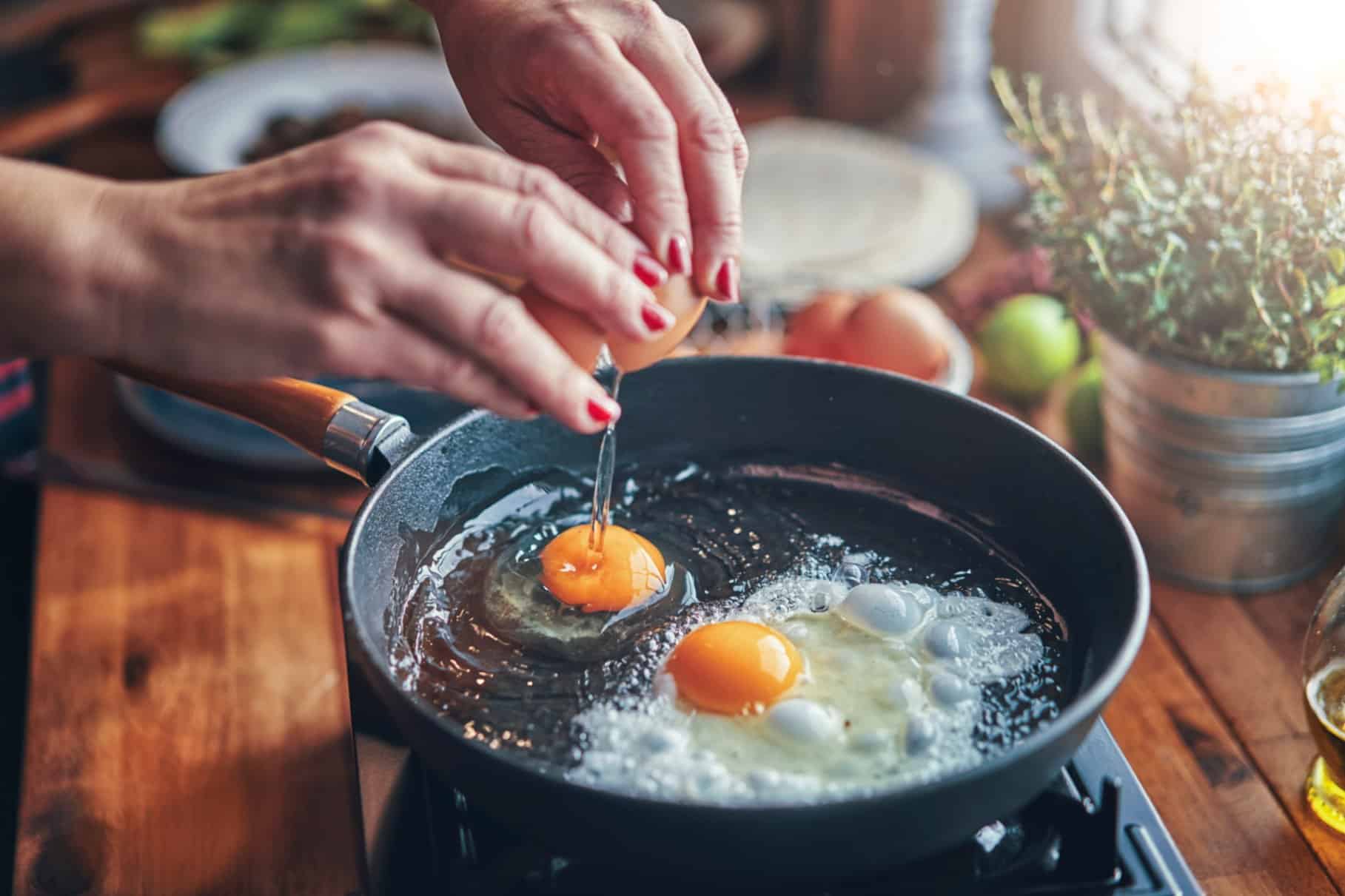 Best Frying Pan for Eggs ( We tested 7 Pans!) - Good Eats 101